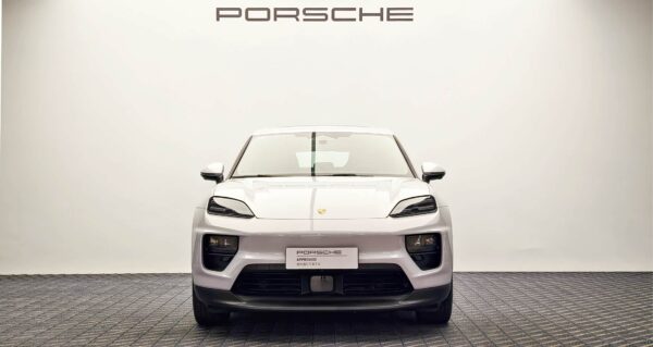 Porsche Macan, Белый
