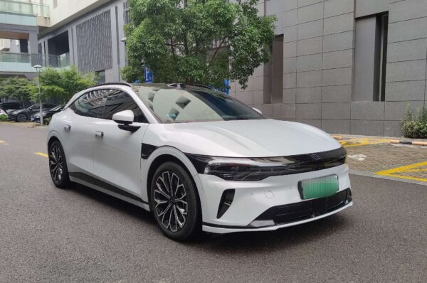 Zeekr 007 GT, Белый