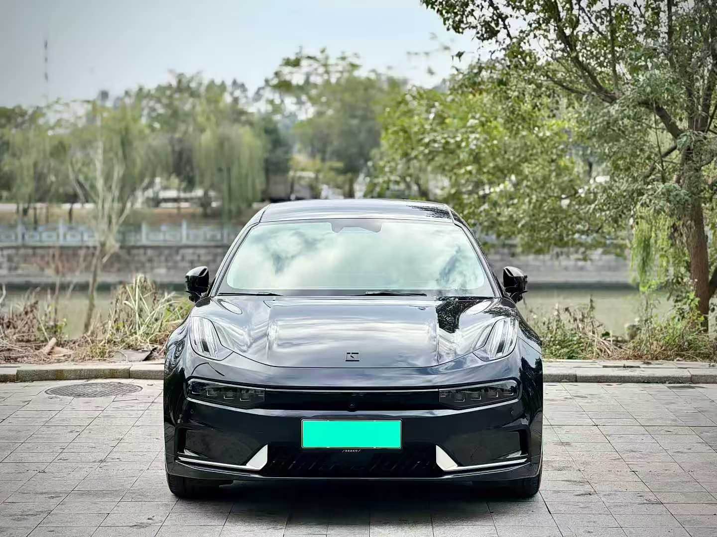 Zeekr 001