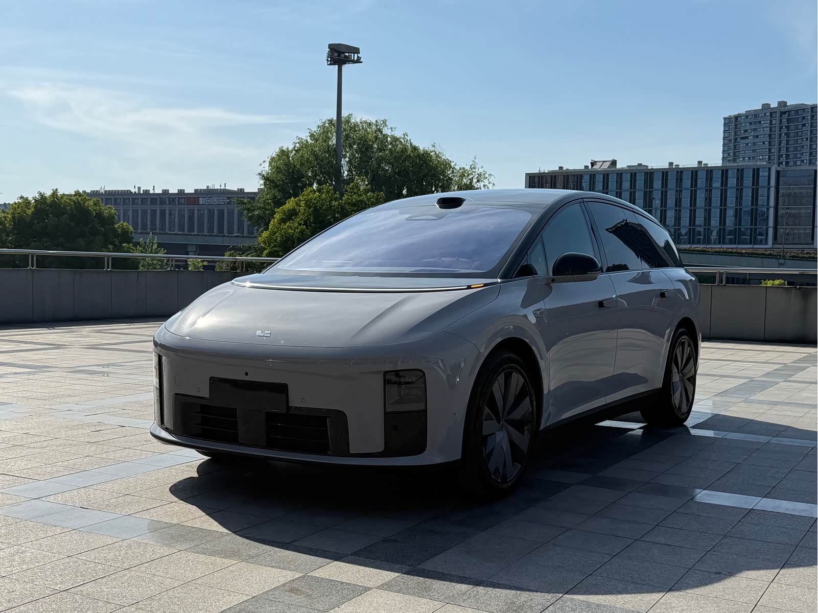 LiXiang i8