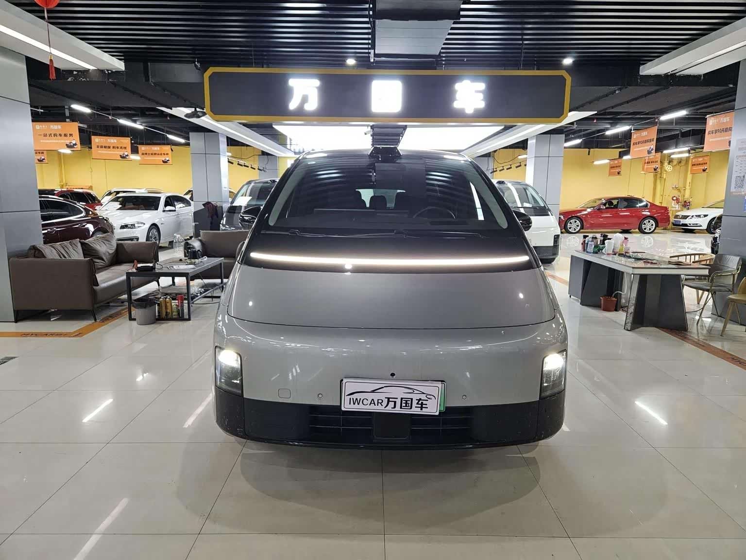 LiXiang MEGA
