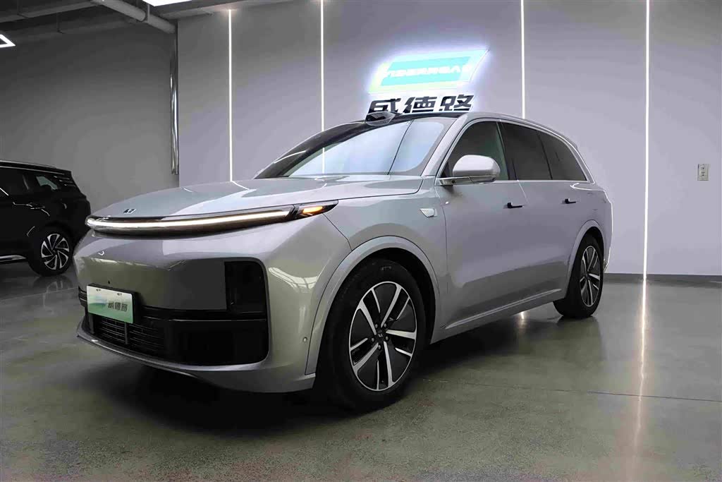 LiXiang L8