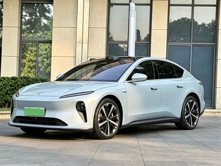 NIO ET5