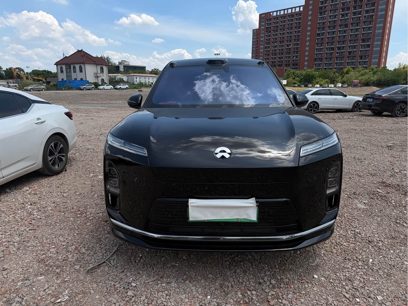 NIO ES8