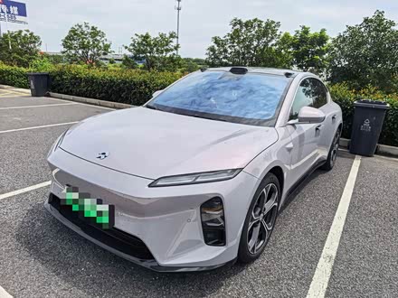 NIO ET5