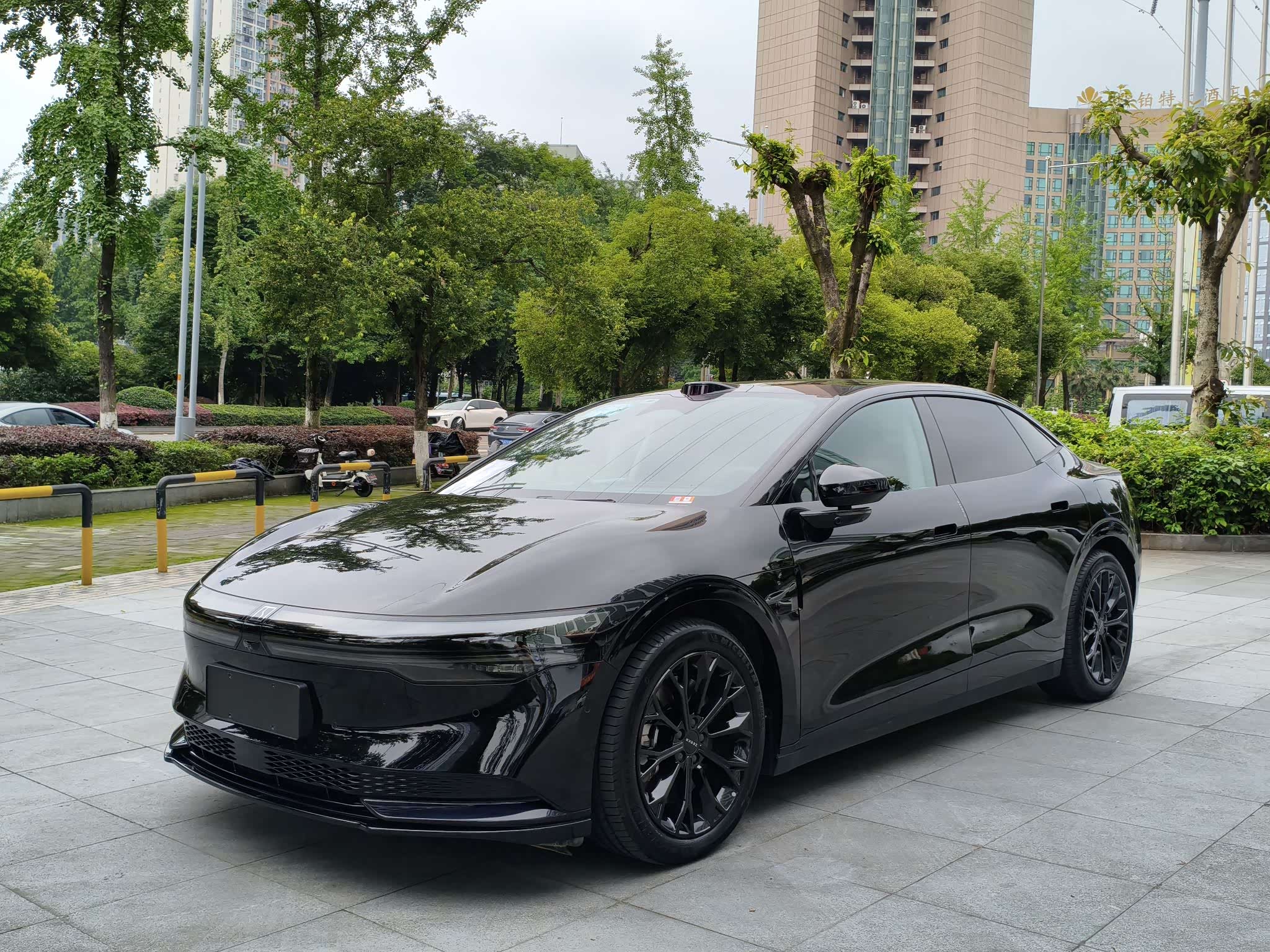 Zeekr 007