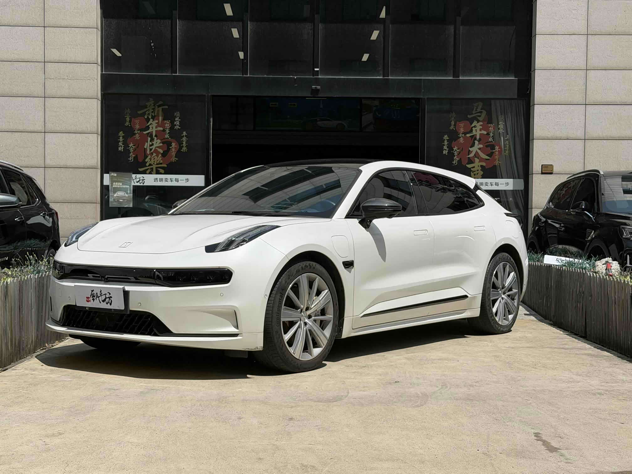 Zeekr 001