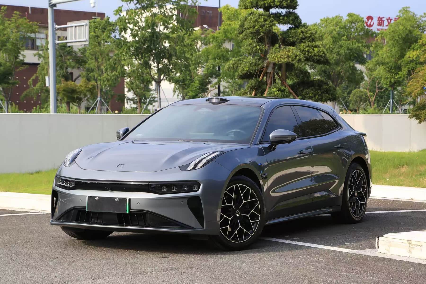 Zeekr 001