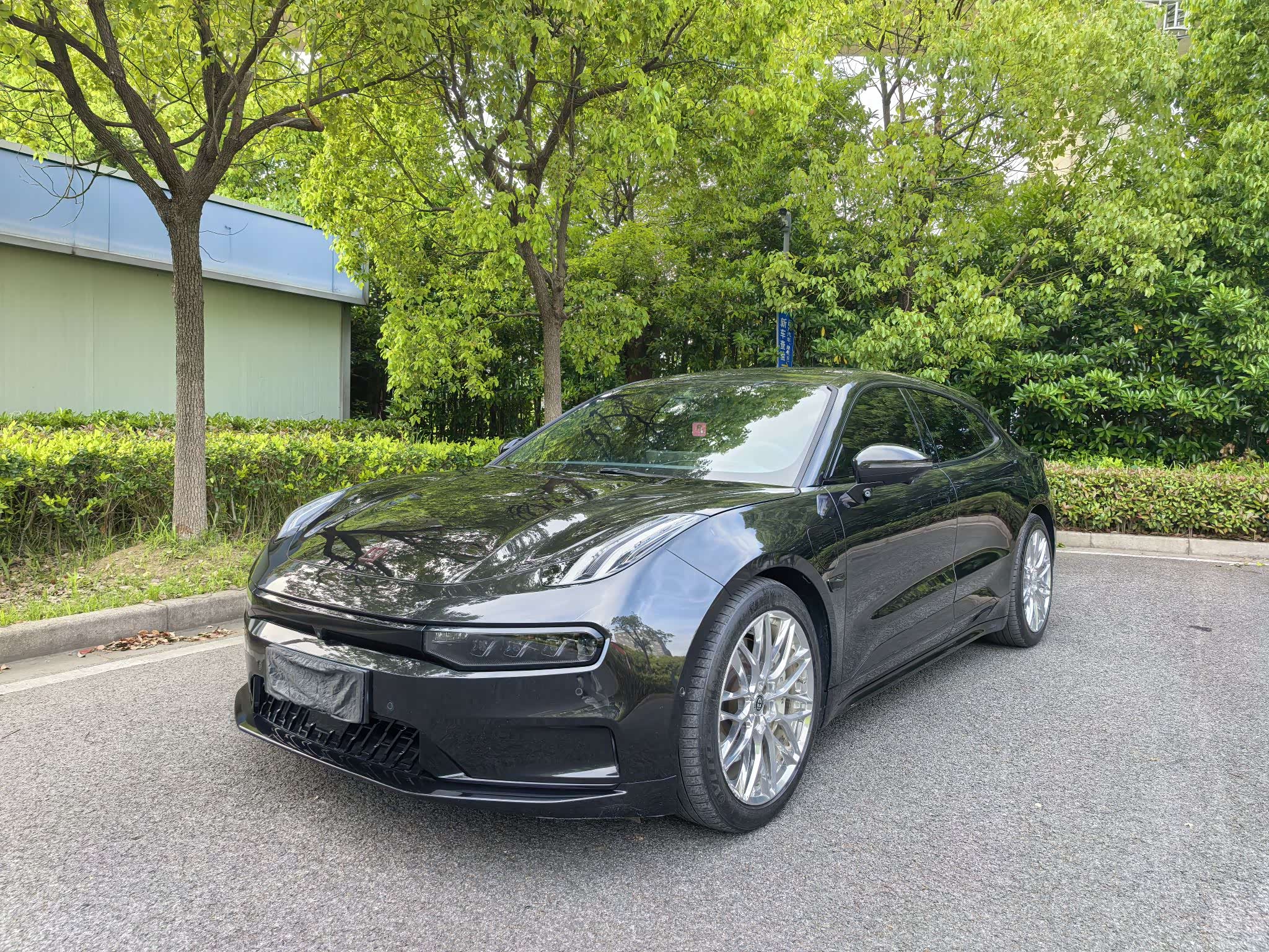 Zeekr 001