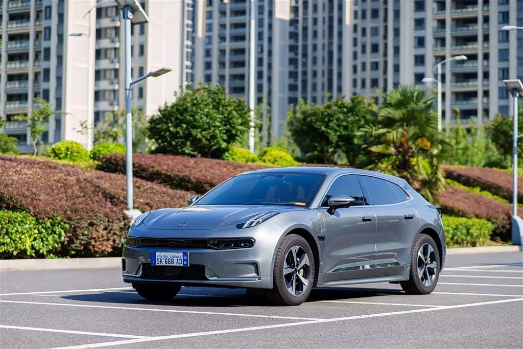 Zeekr 001