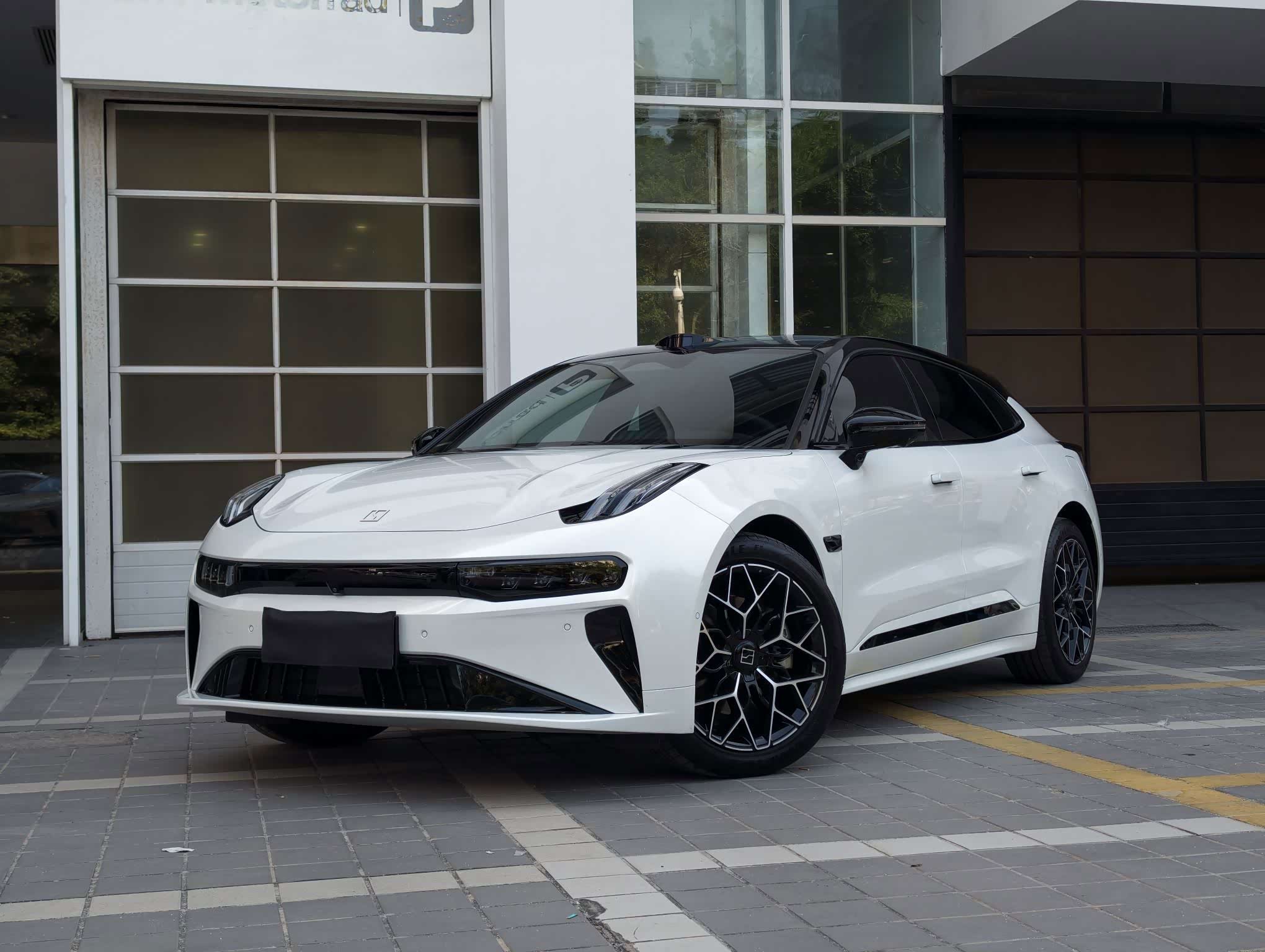 Zeekr 001