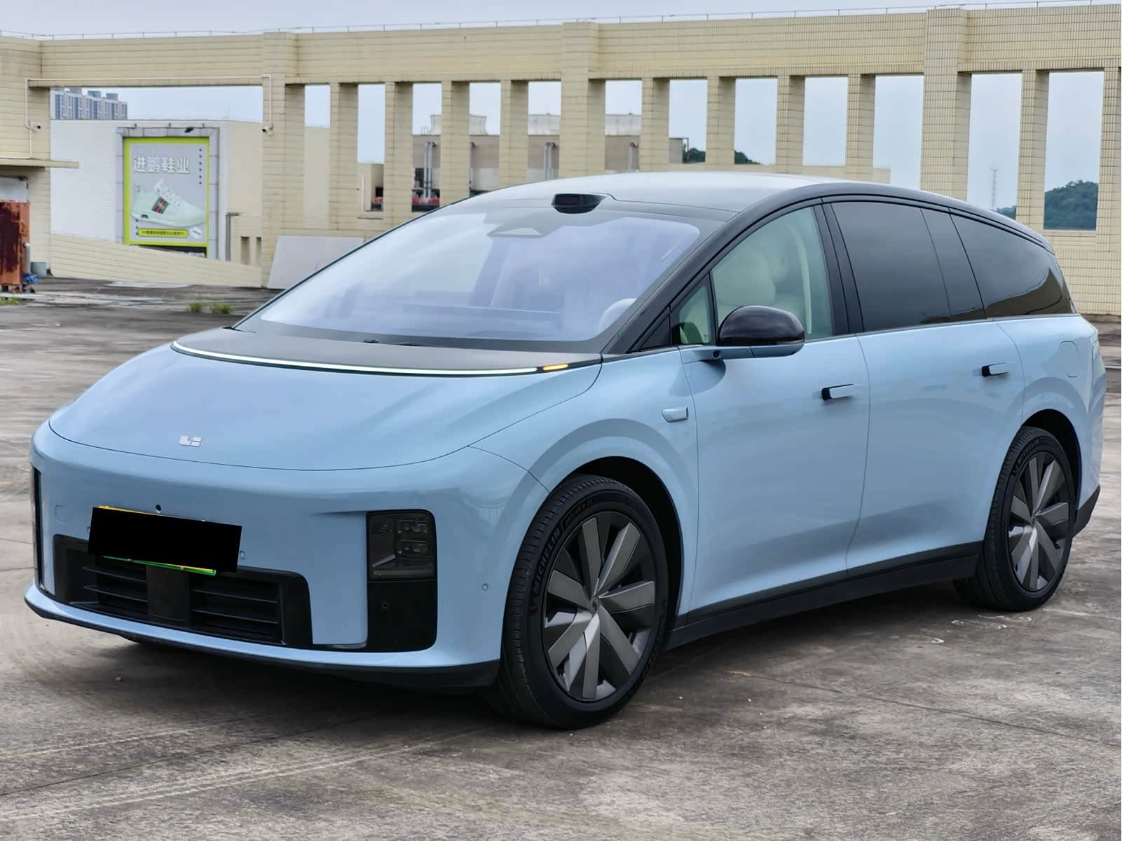 LiXiang i8