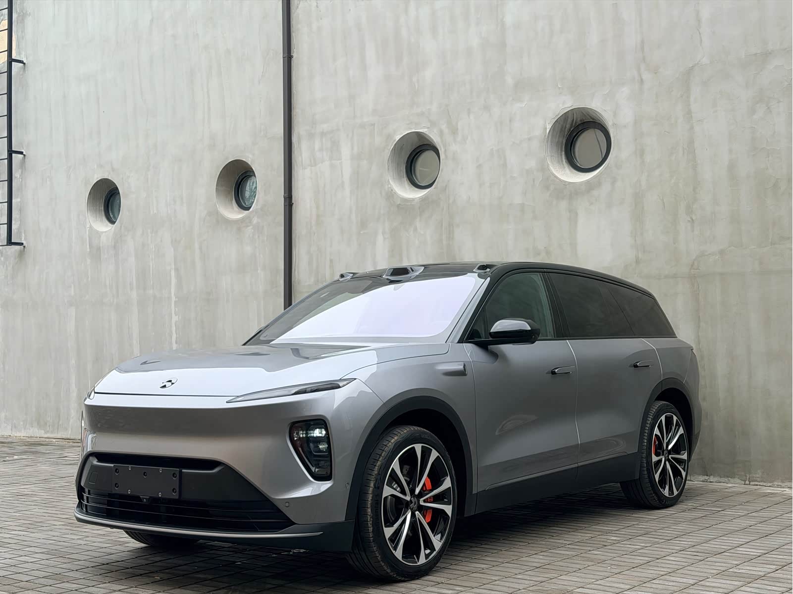 NIO ES8