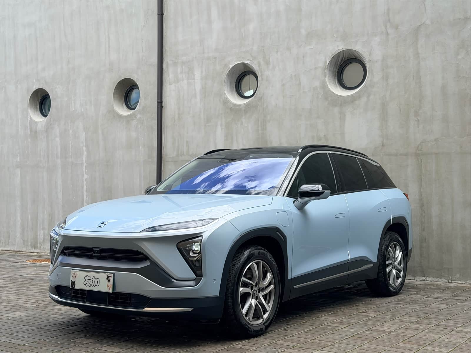 NIO ES6