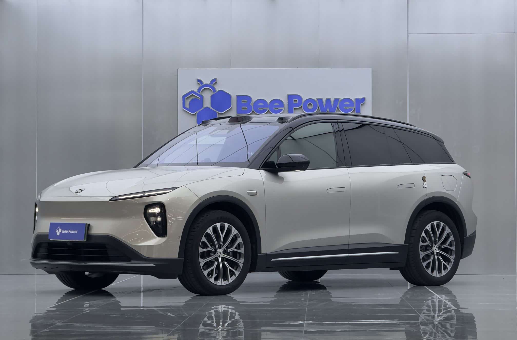 NIO ES6