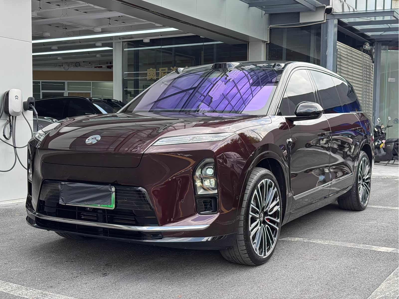 NIO ES8