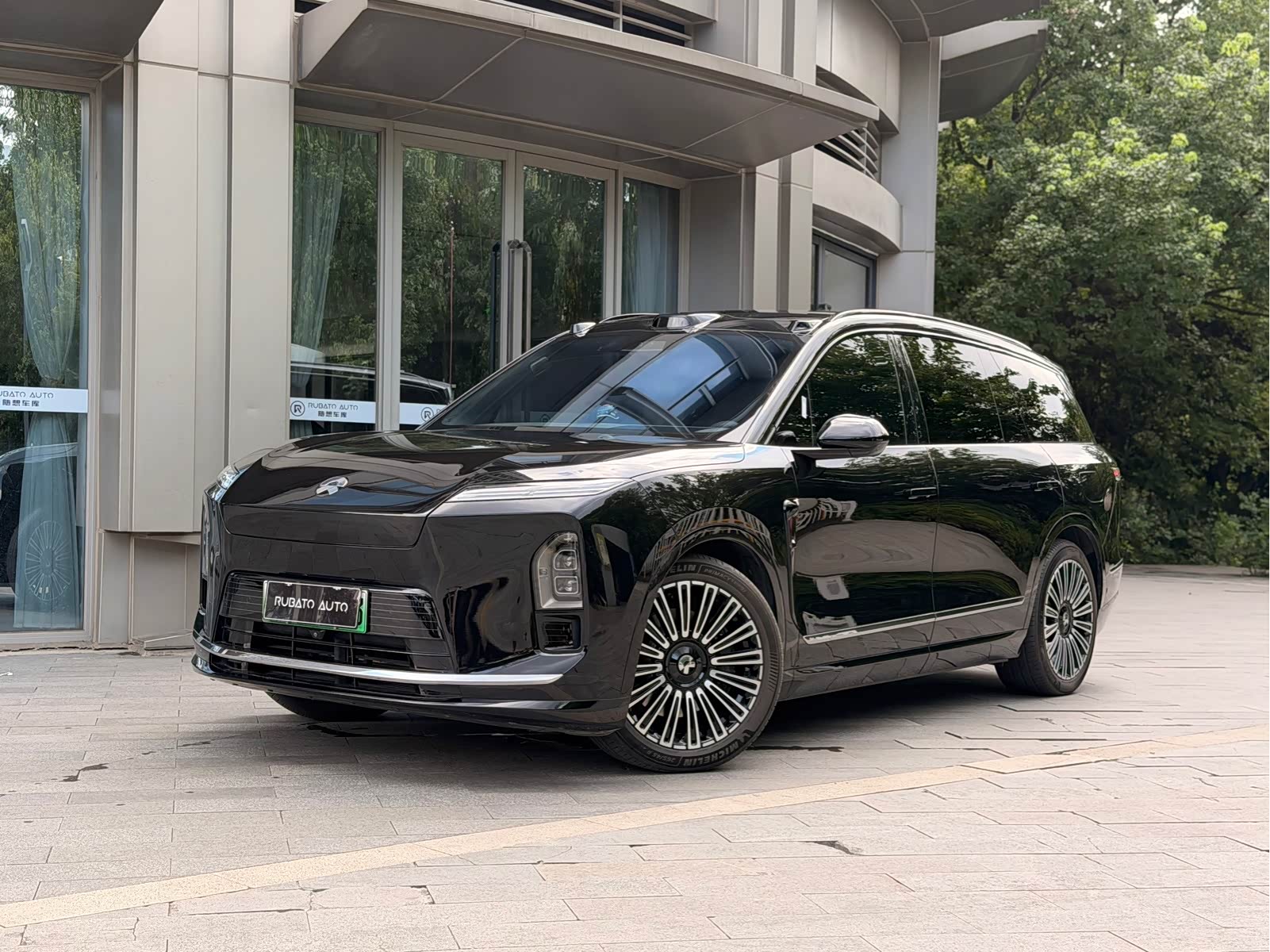 NIO ES8