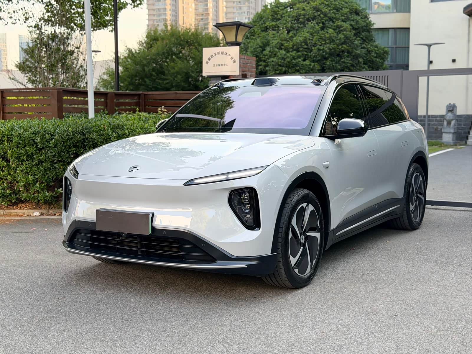 NIO ES6
