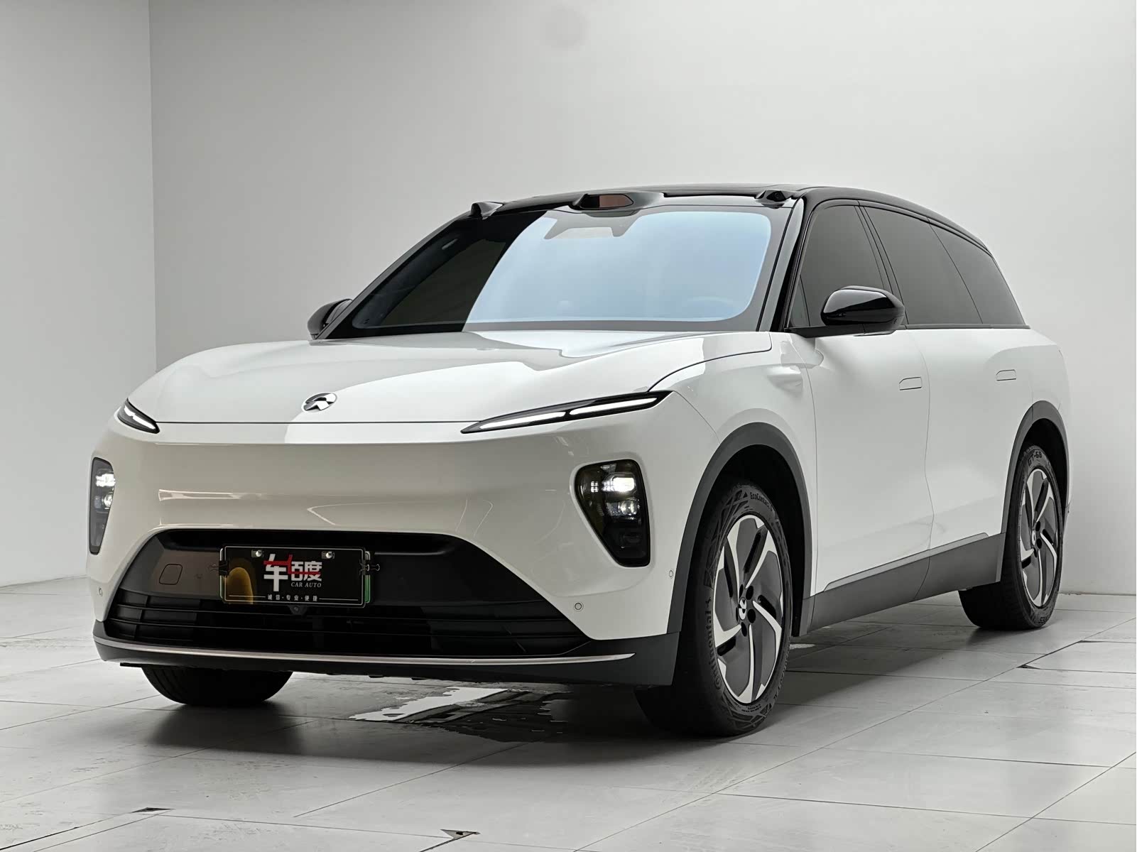NIO ES8