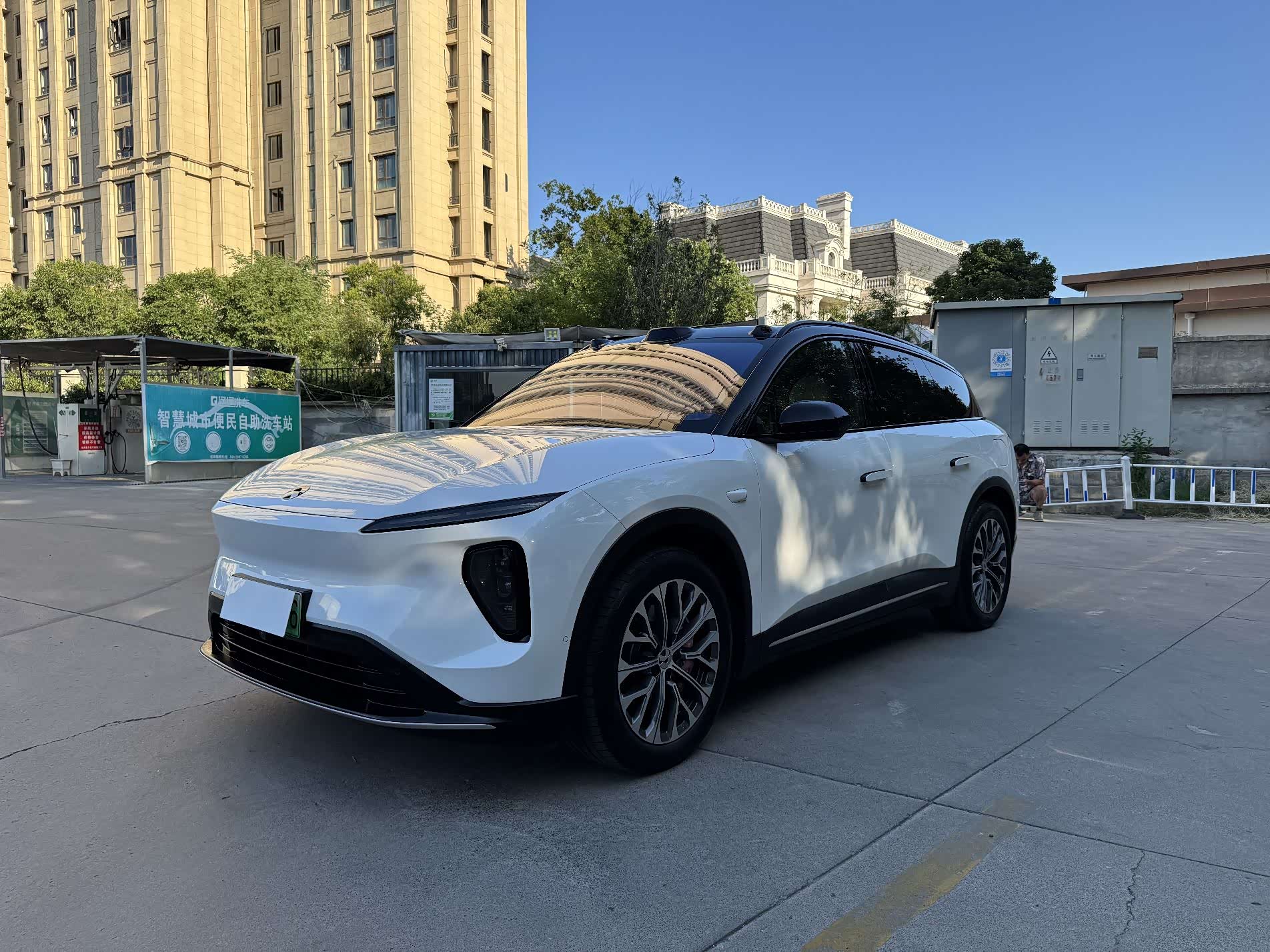 NIO ES6