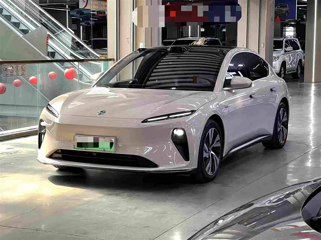 NIO ET5