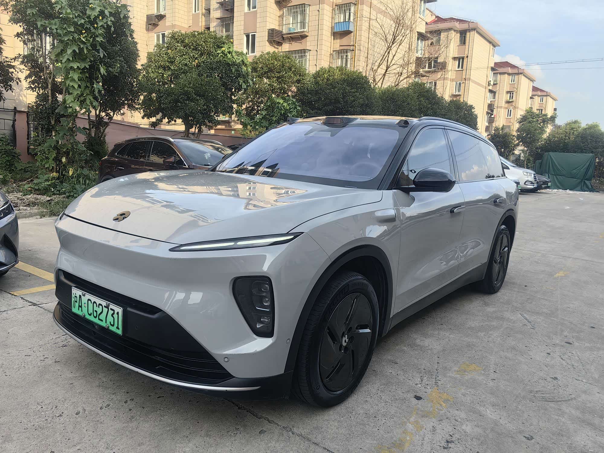 NIO ES8