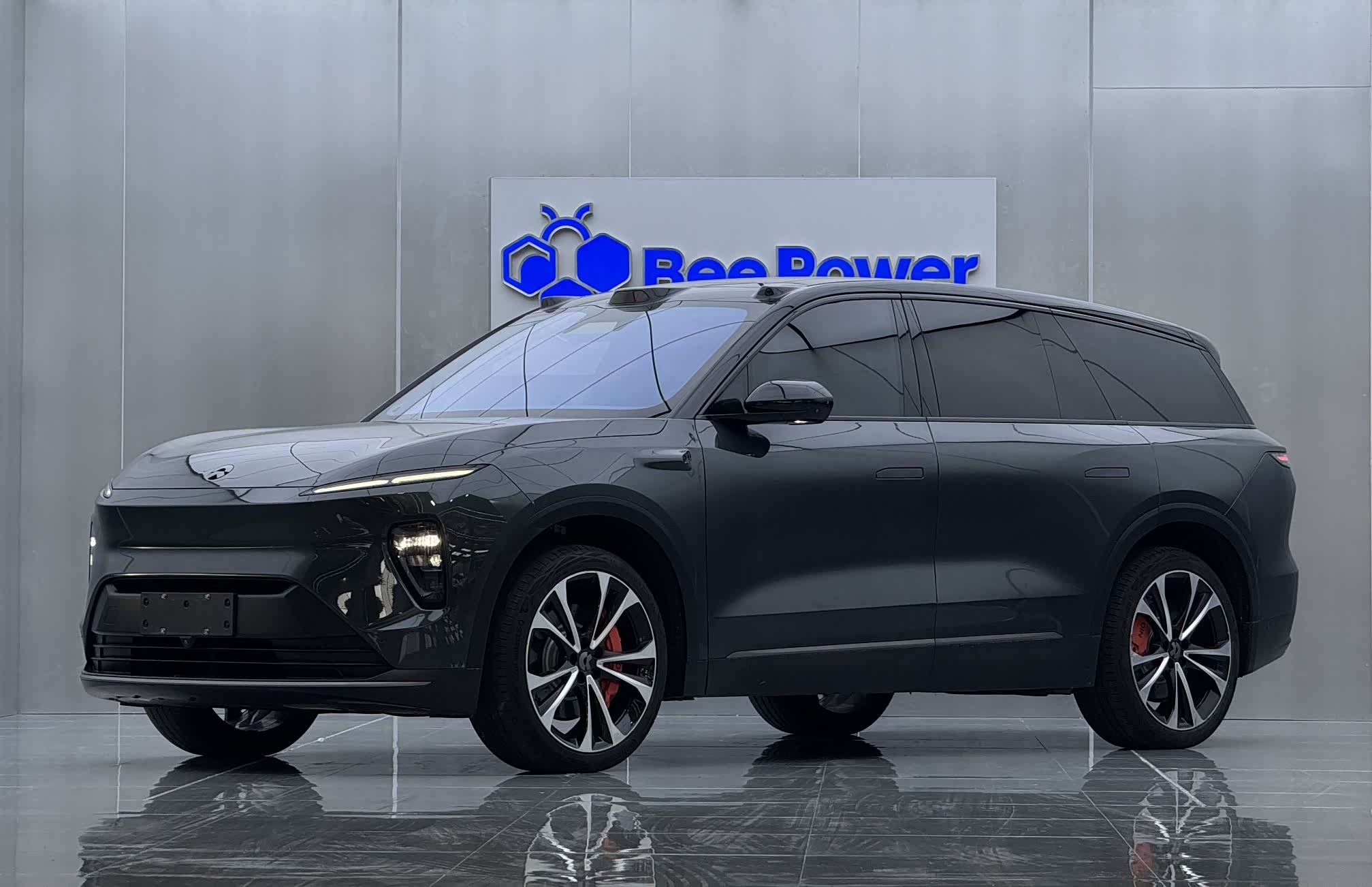 NIO ES8