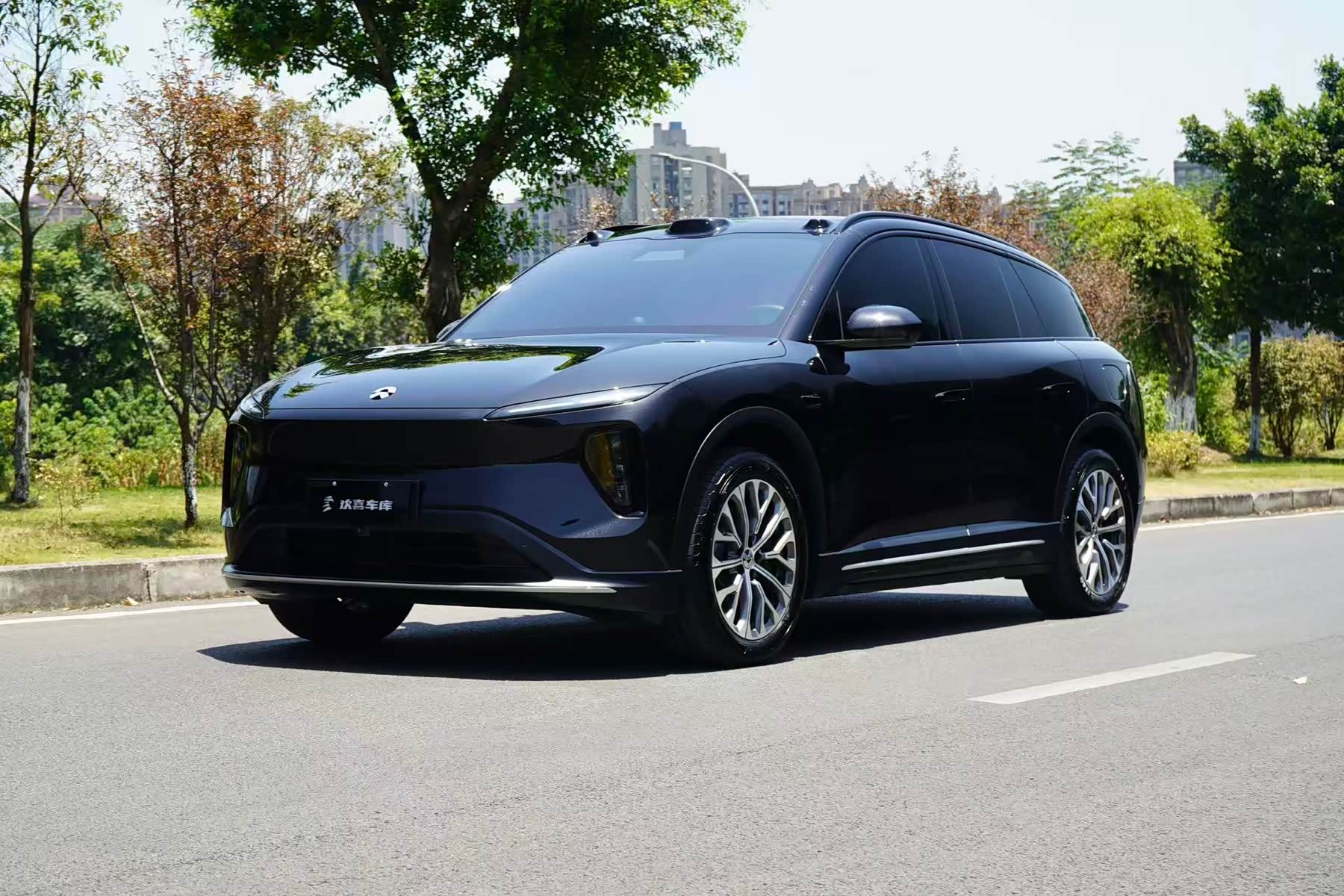 NIO ES6