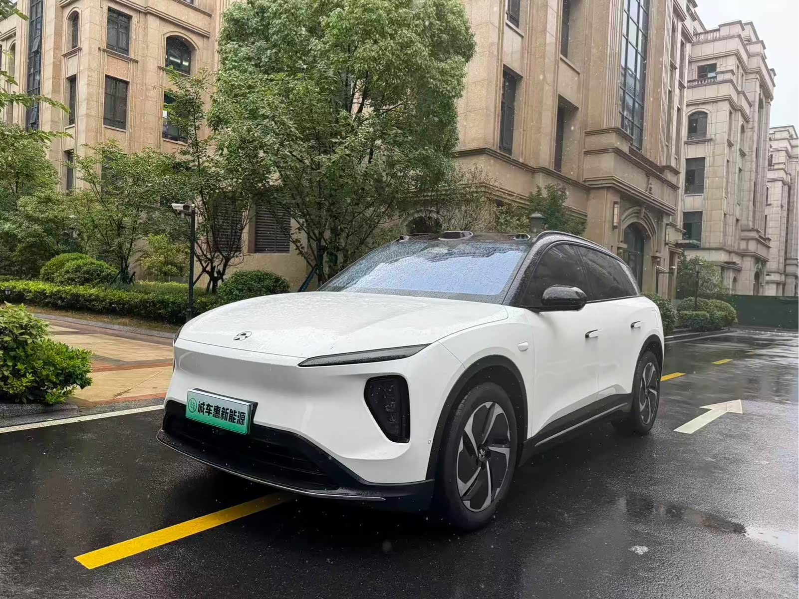 NIO ES6