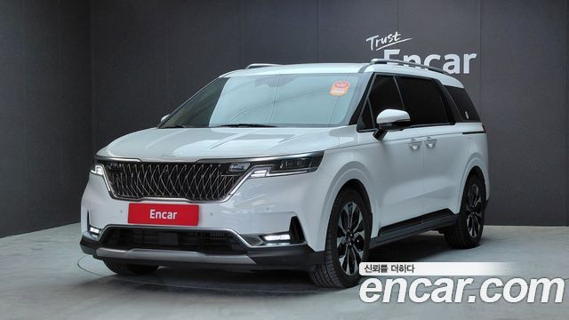Kia Canival, Белый