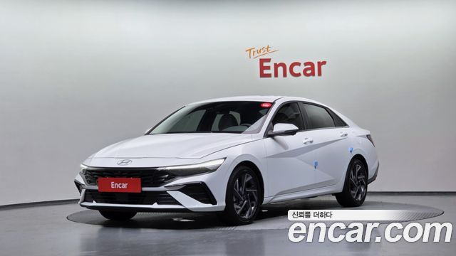 Hyundai AVANTE, Белый